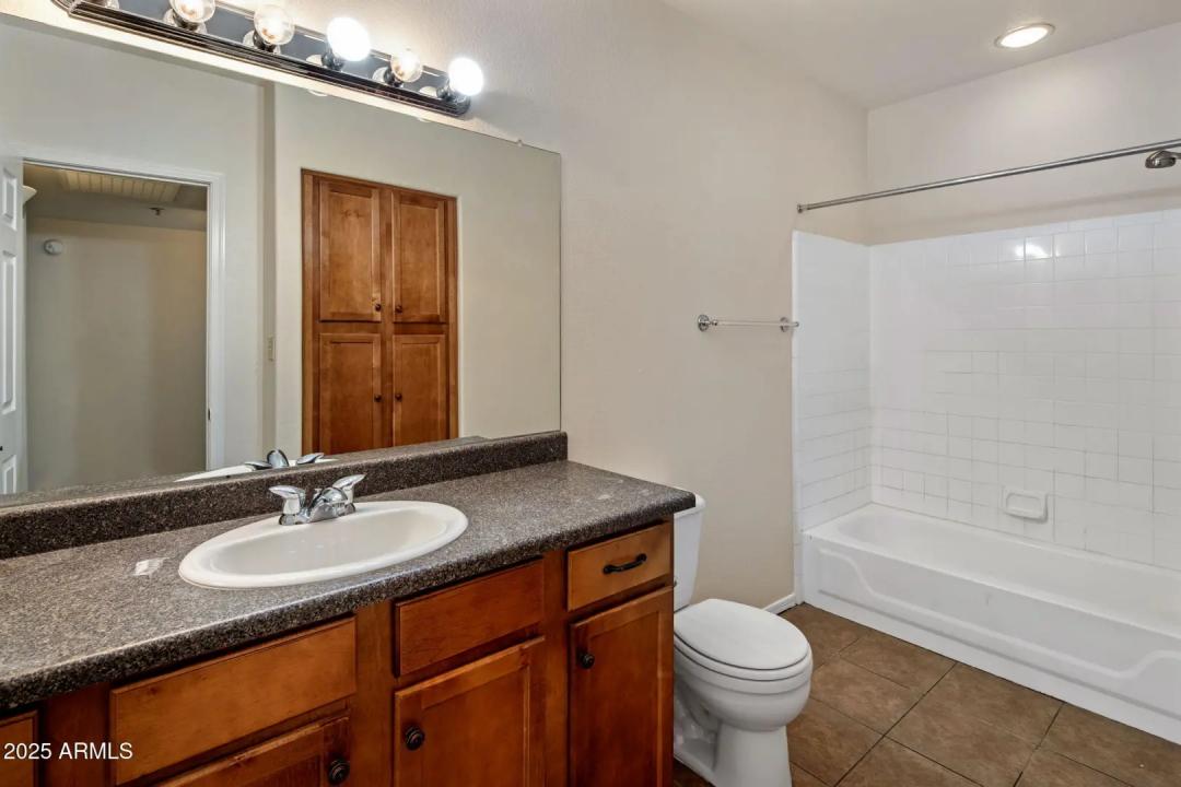Real Estate Picture 8