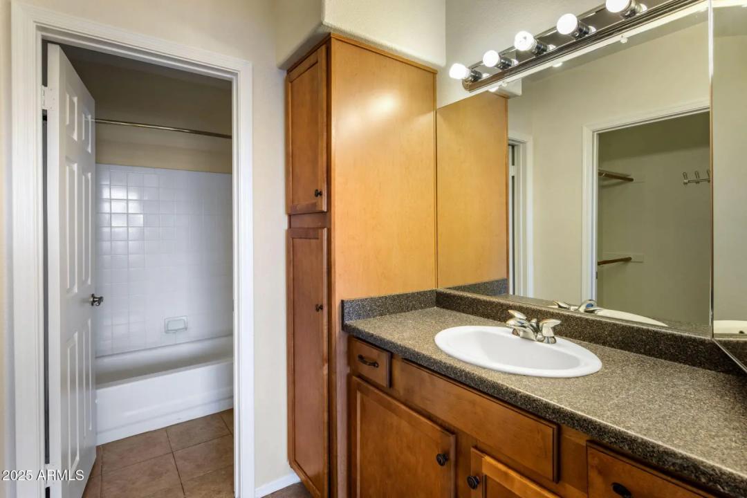 Real Estate Picture 12