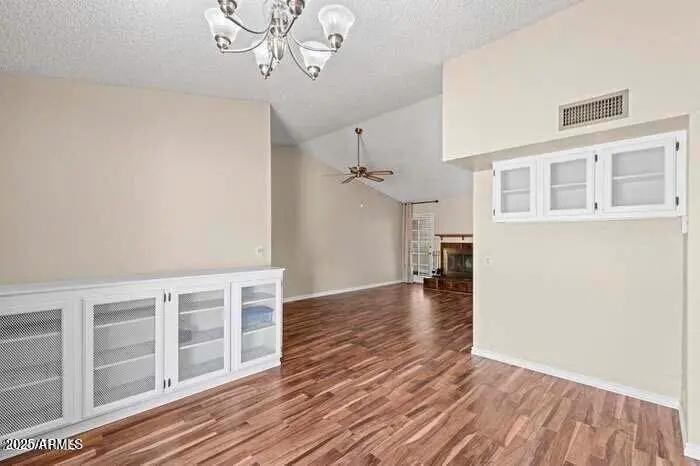 Real Estate Picture 8