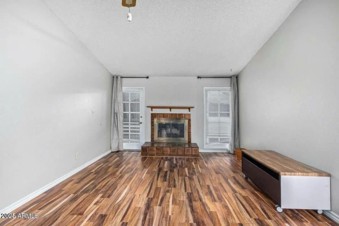 Real Estate Picture 3