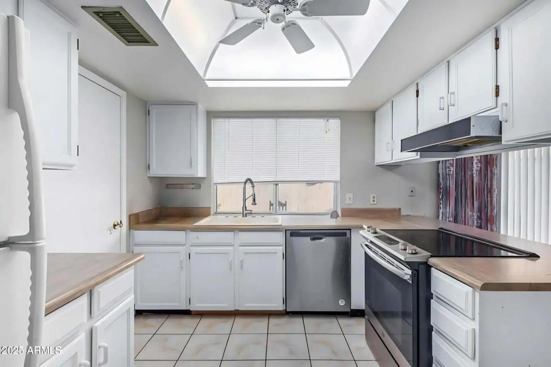 Real Estate Picture 6