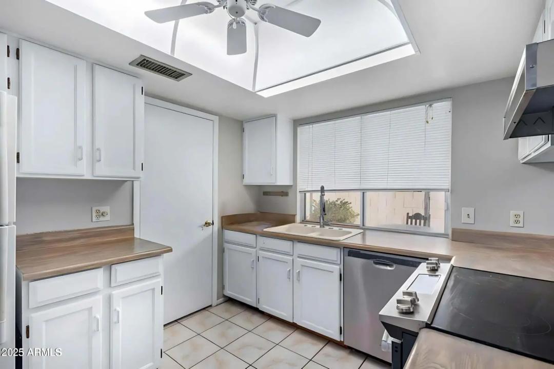 Real Estate Picture 7