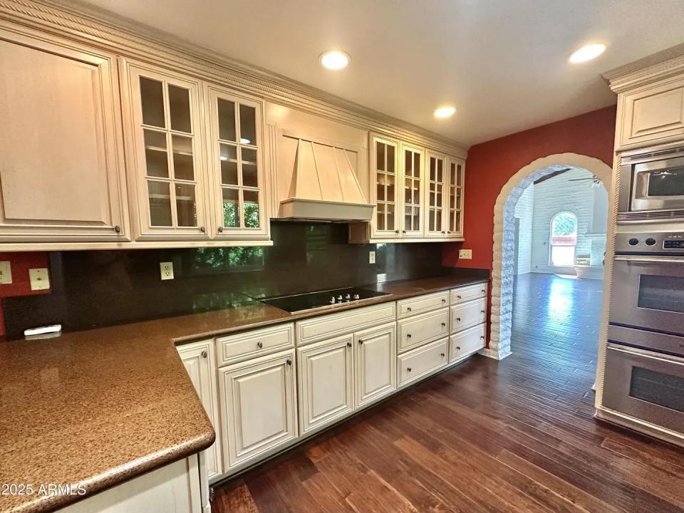 Real Estate Picture 26