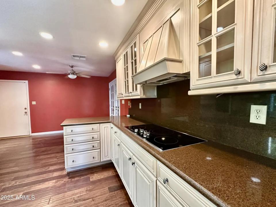 Real Estate Picture 27