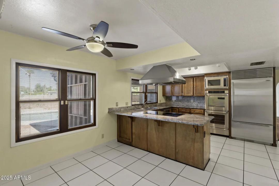 Real Estate Picture 13