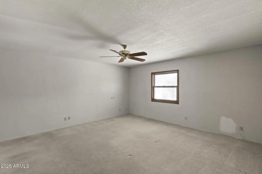 Real Estate Picture 37