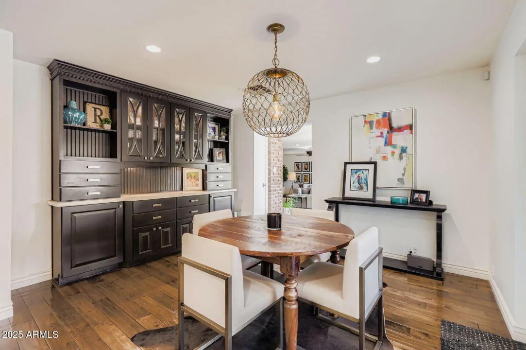 Real Estate Picture 6