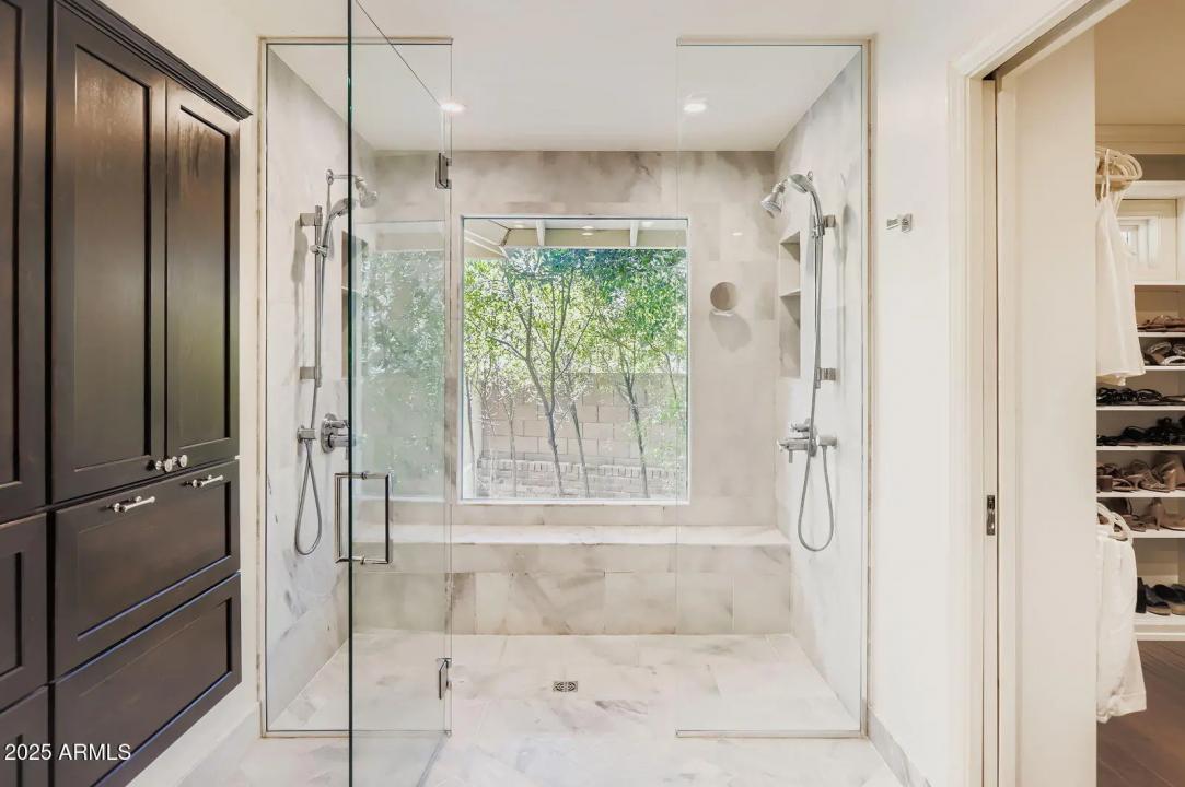 Real Estate Picture 14
