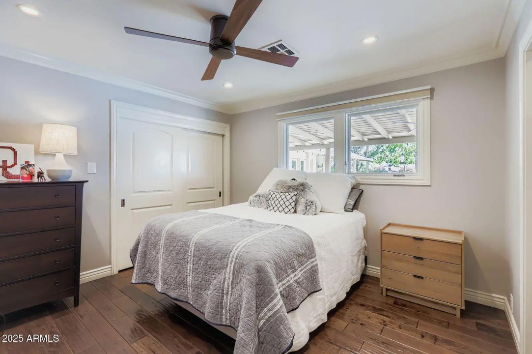 Real Estate Picture 16