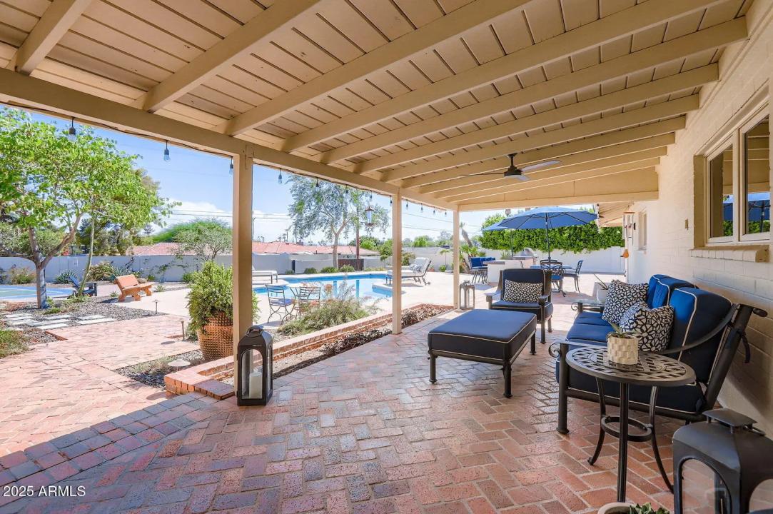 Real Estate Picture 23