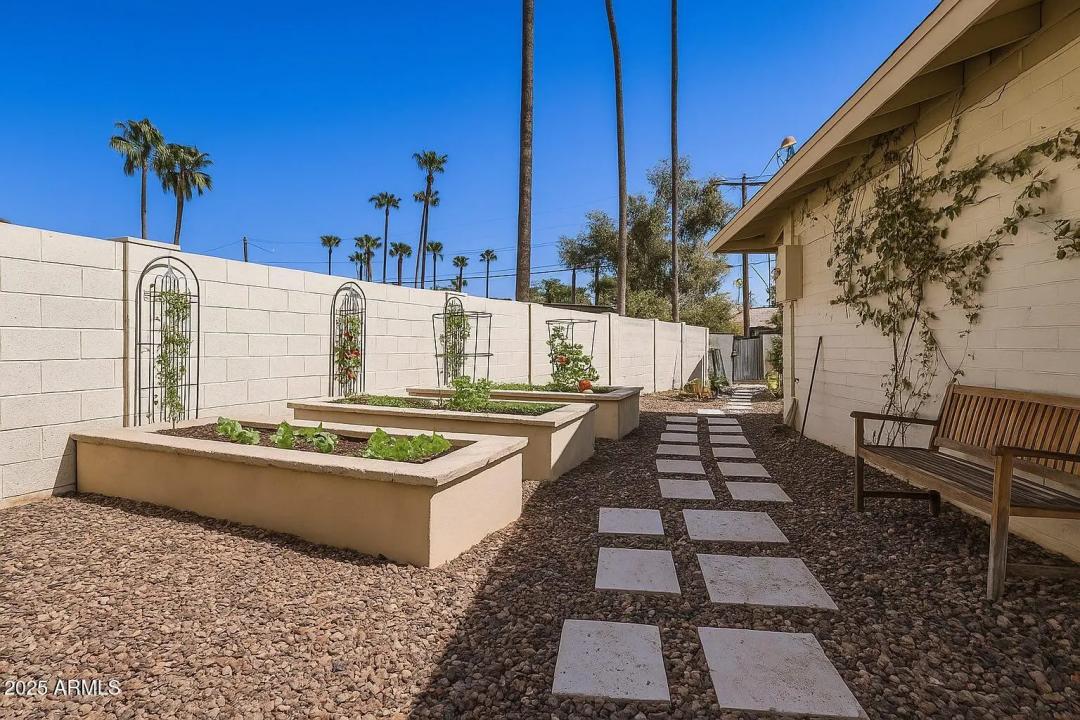 Real Estate Picture 28