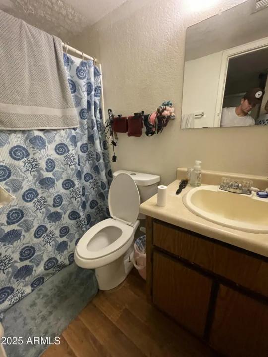 Real Estate Picture 12