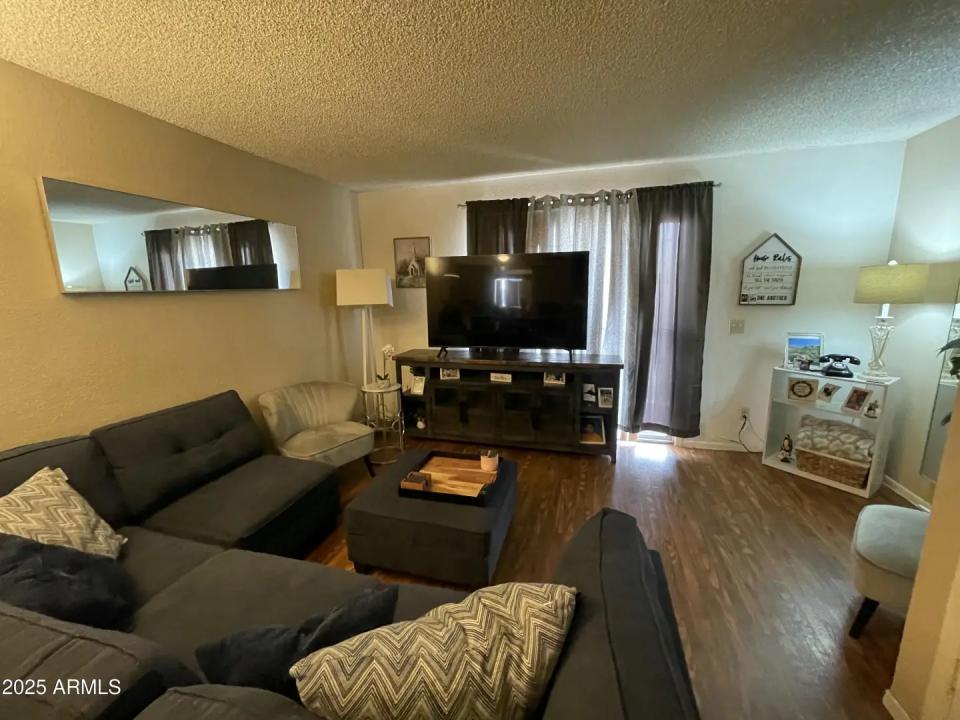 Real Estate Picture 13