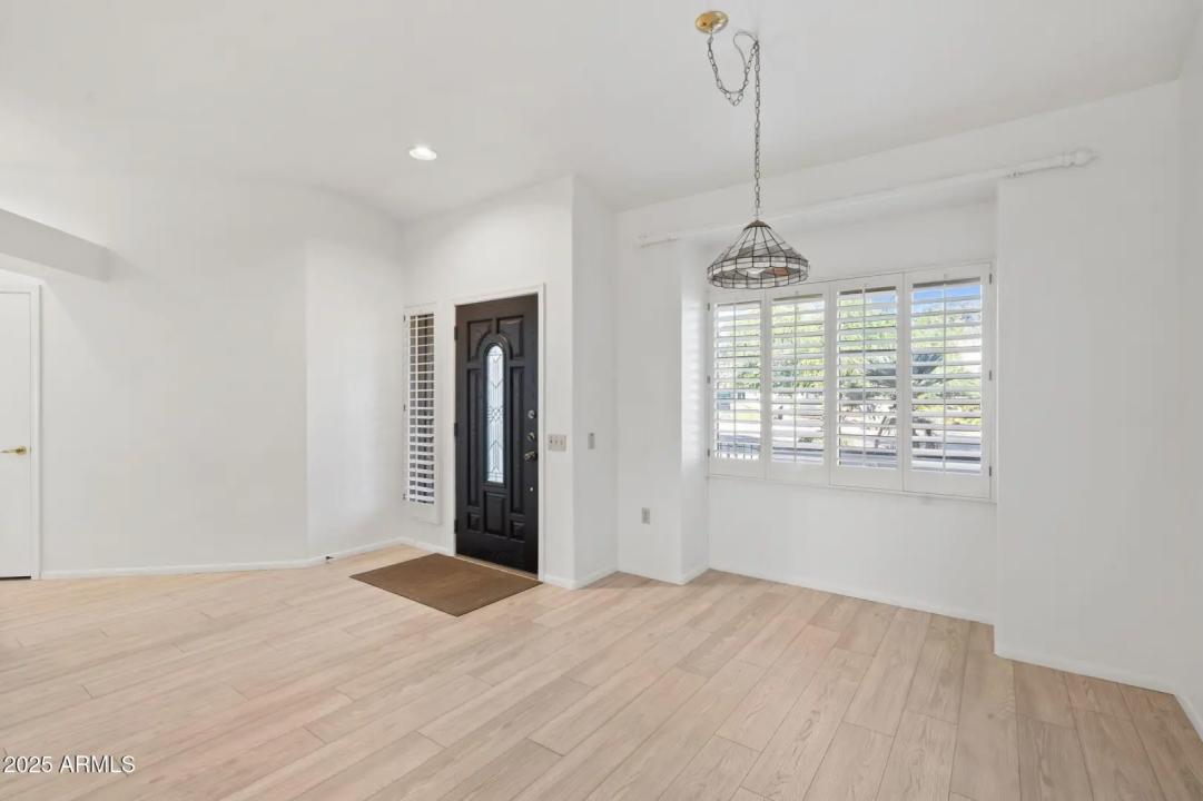 Real Estate Picture 4