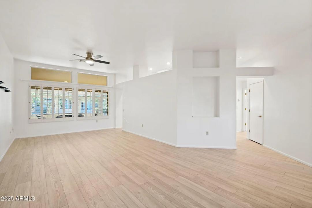 Real Estate Picture 3