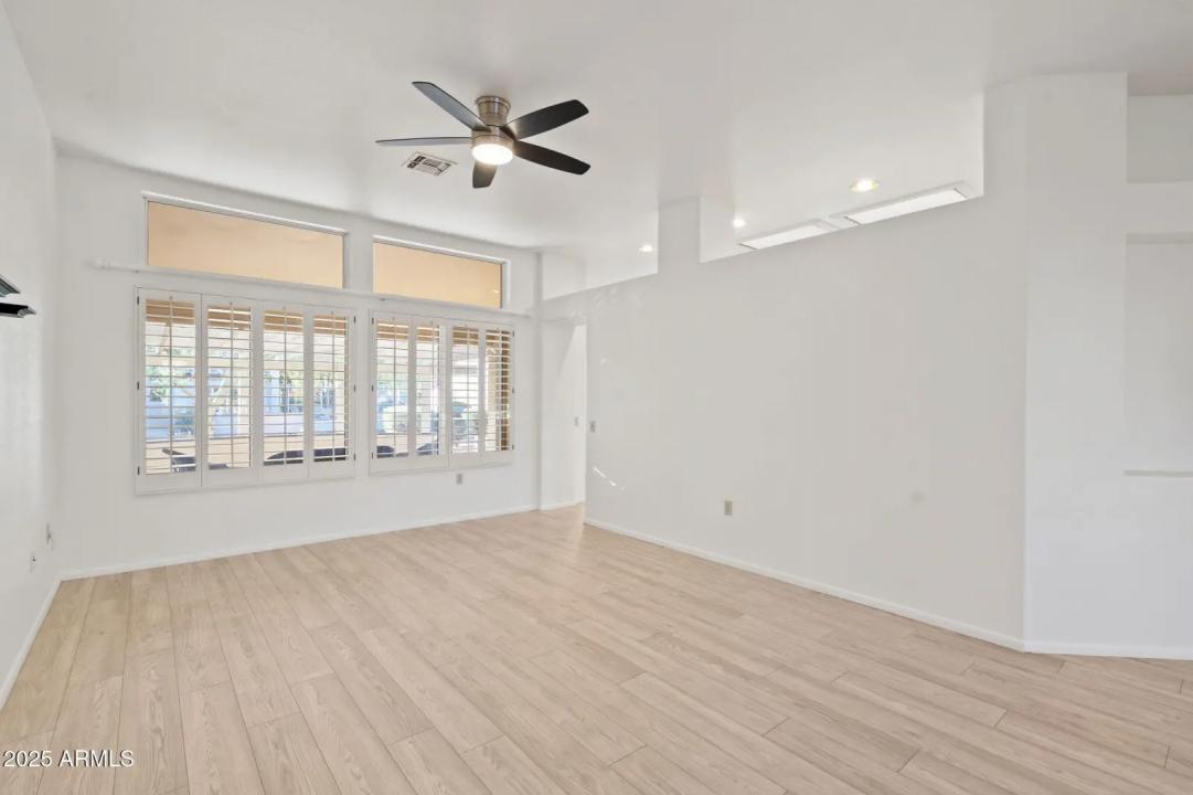 Real Estate Picture 7