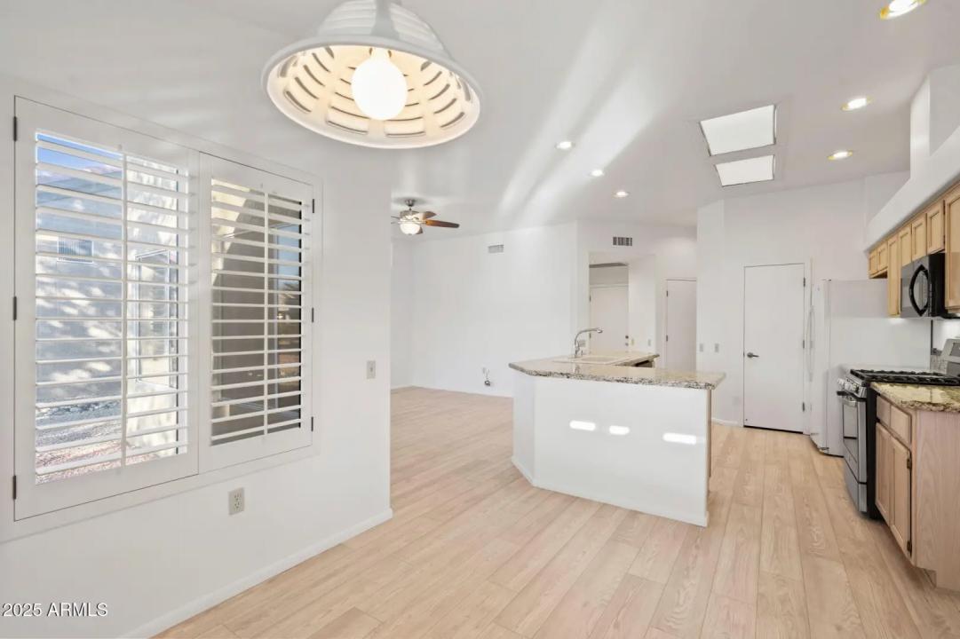 Real Estate Picture 13