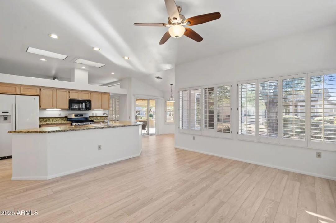 Real Estate Picture 15