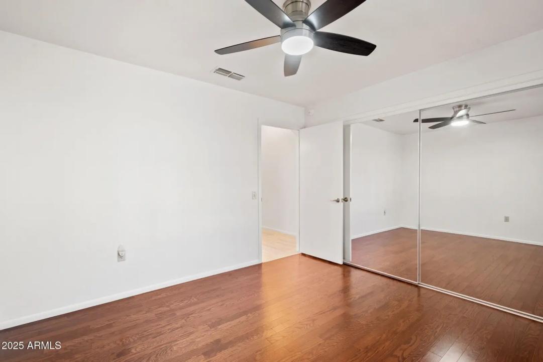 Real Estate Picture 18