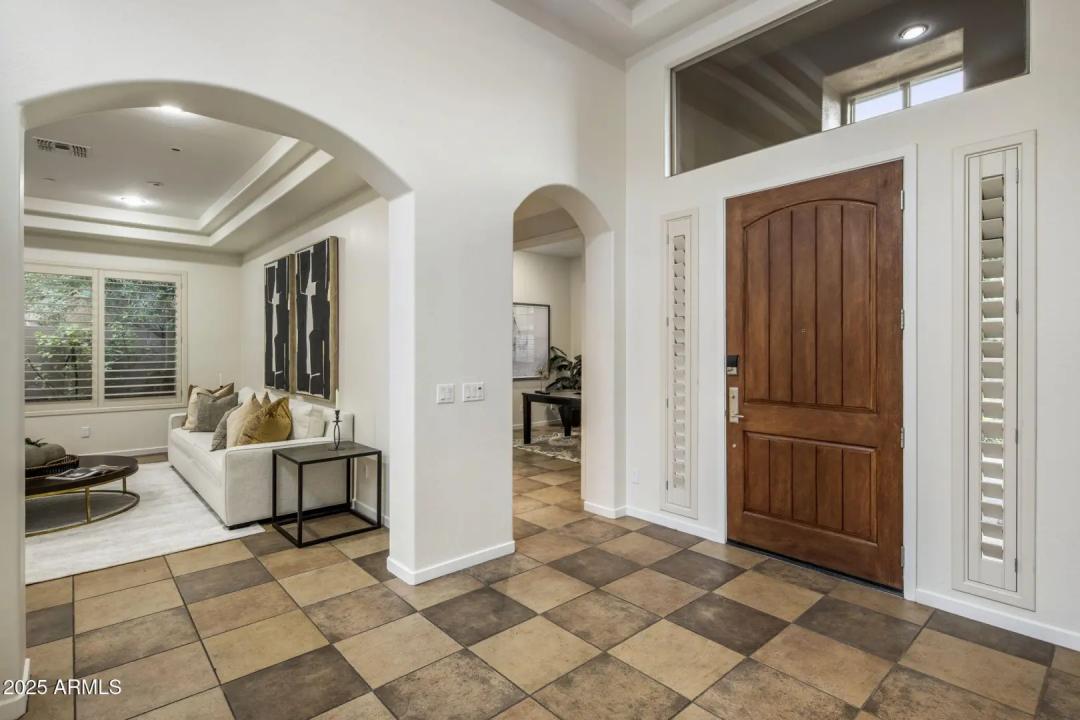 Real Estate Picture 3