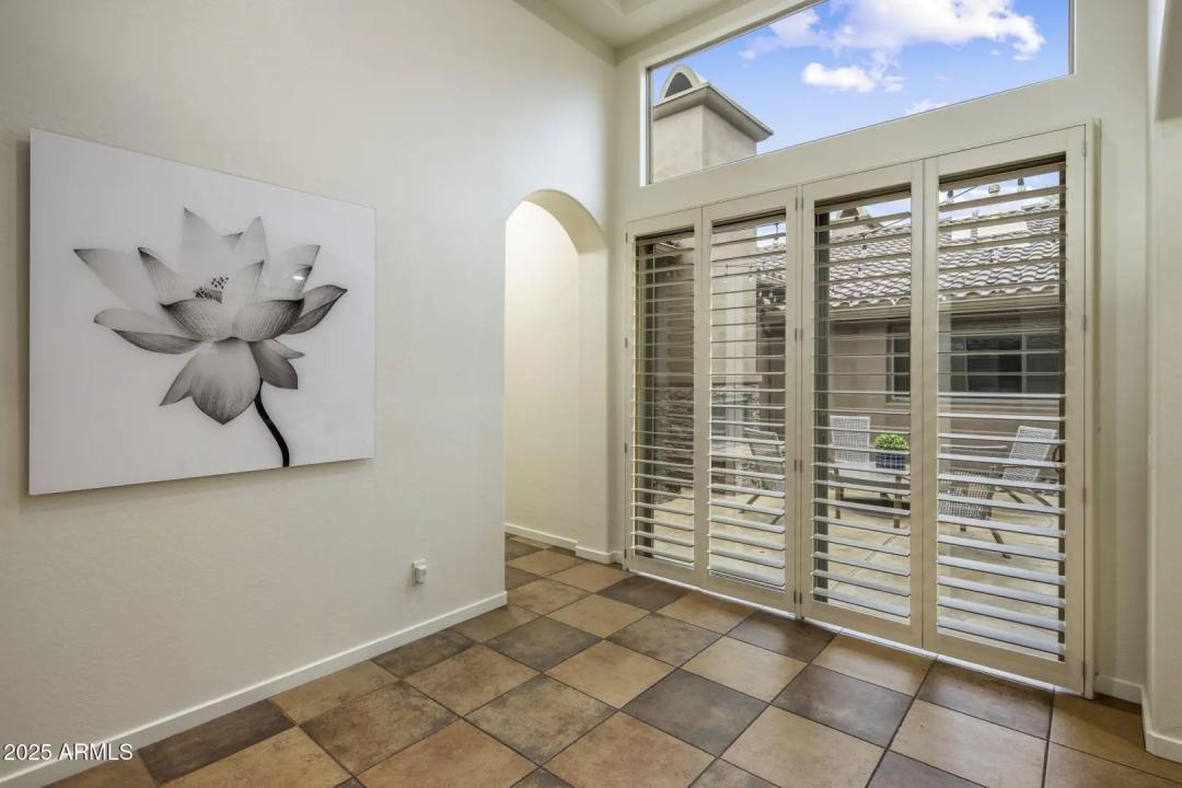 Real Estate Picture 4