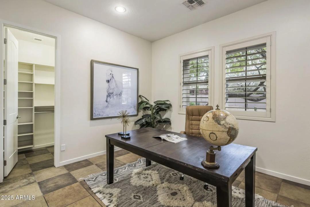 Real Estate Picture 18