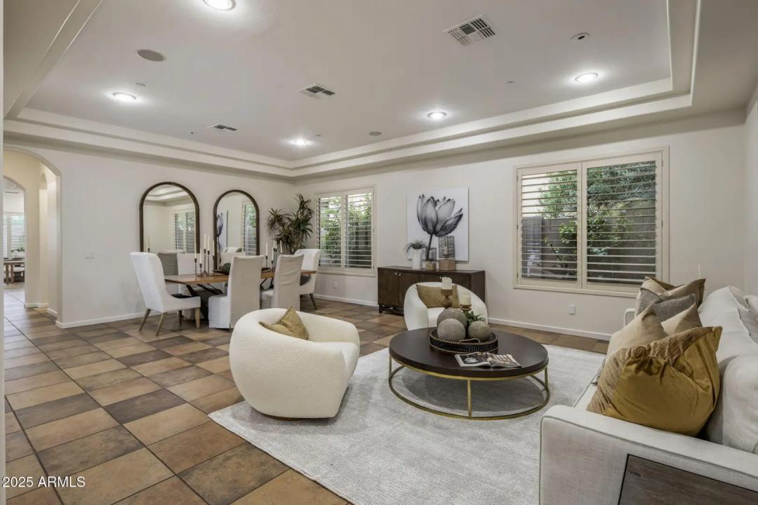 Real Estate Picture 5