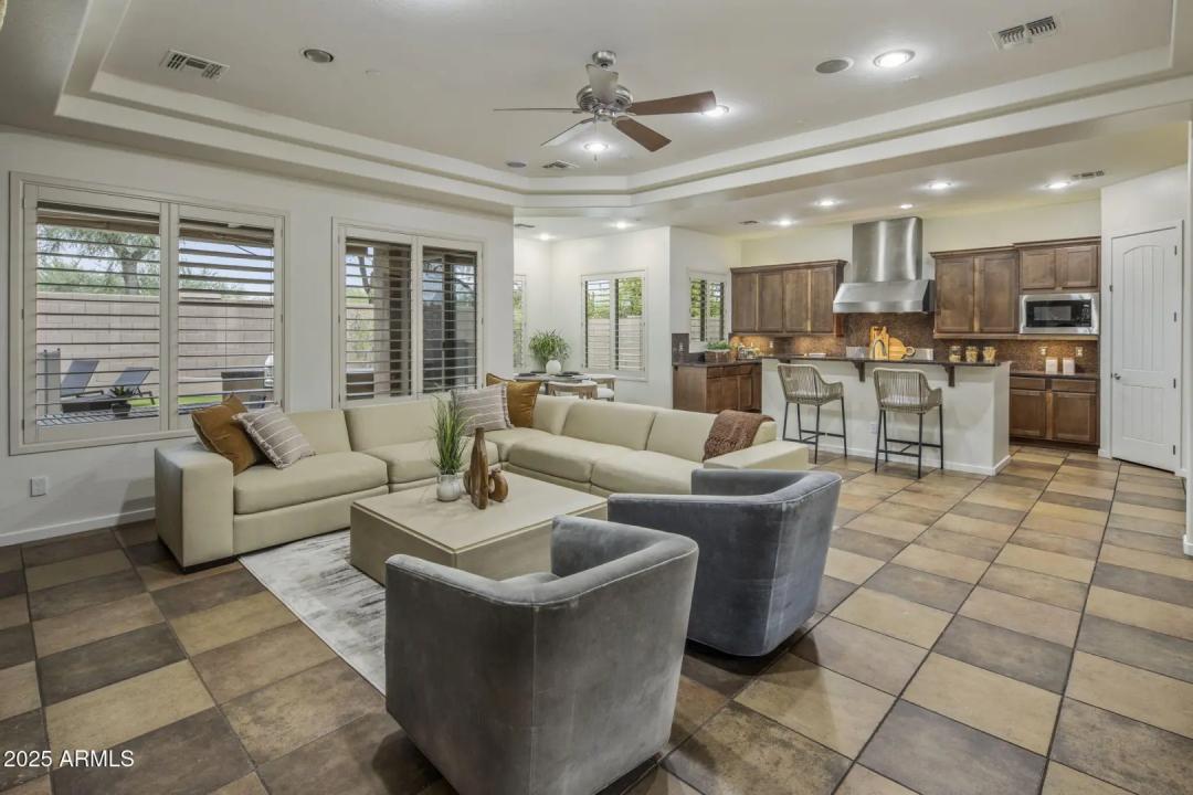 Real Estate Picture 9
