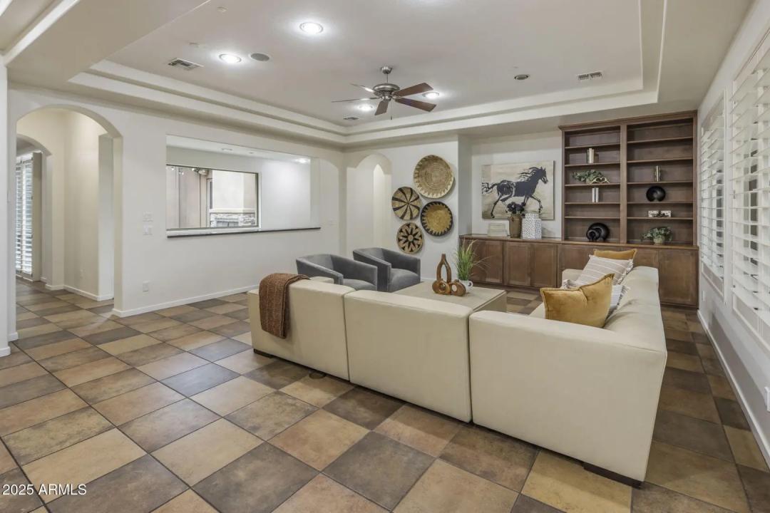 Real Estate Picture 11