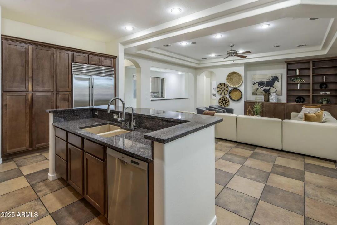 Real Estate Picture 14
