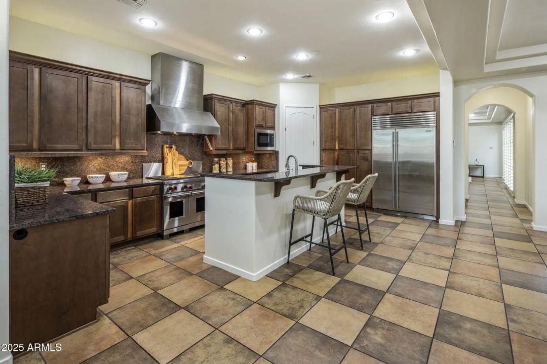 Real Estate Picture 15