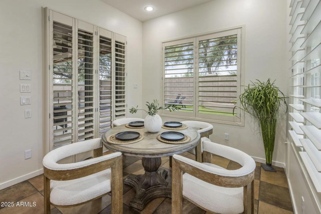 Real Estate Picture 16