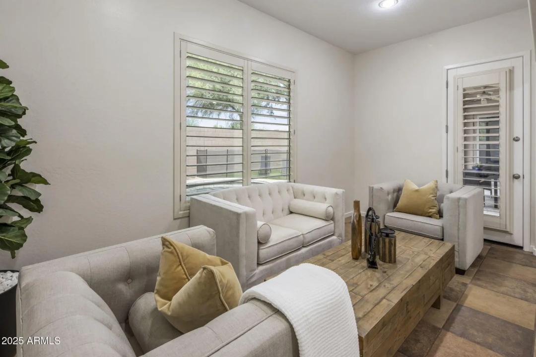 Real Estate Picture 22