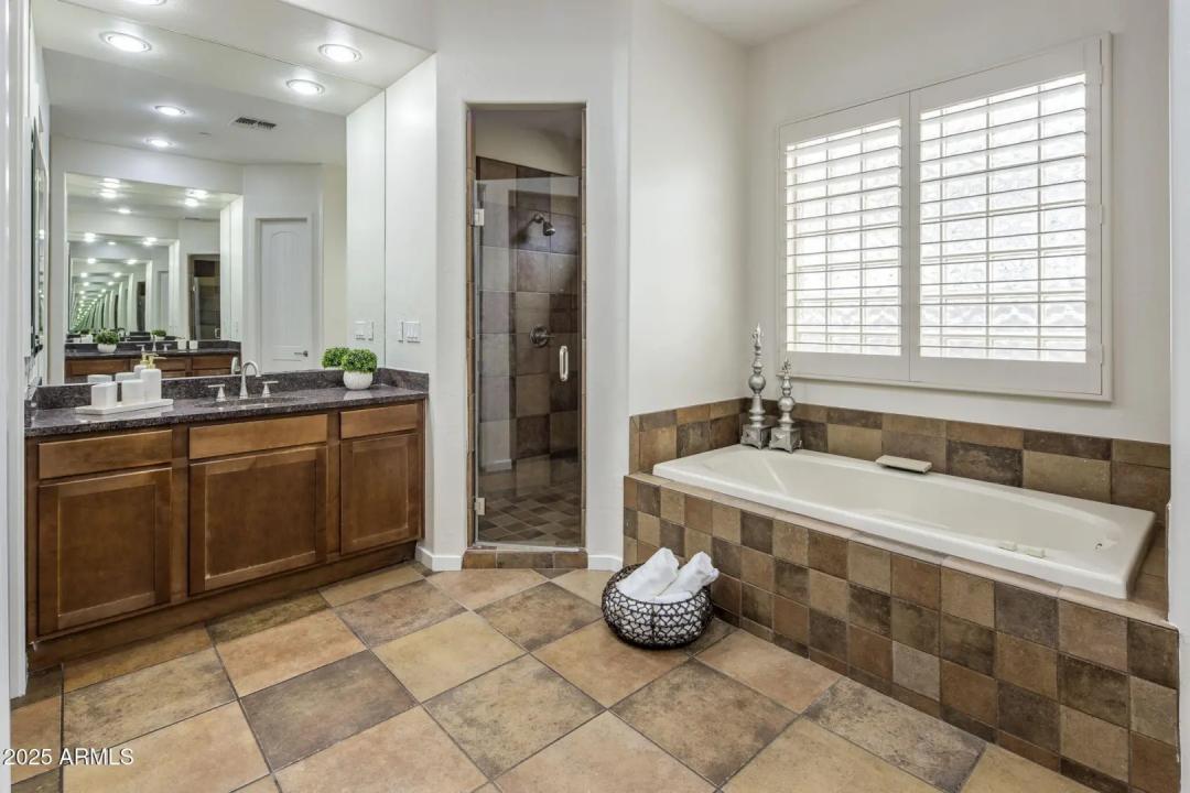 Real Estate Picture 23