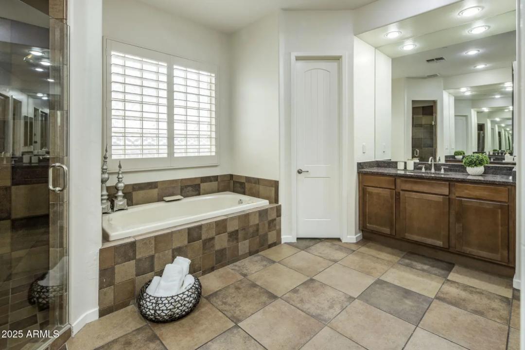 Real Estate Picture 24