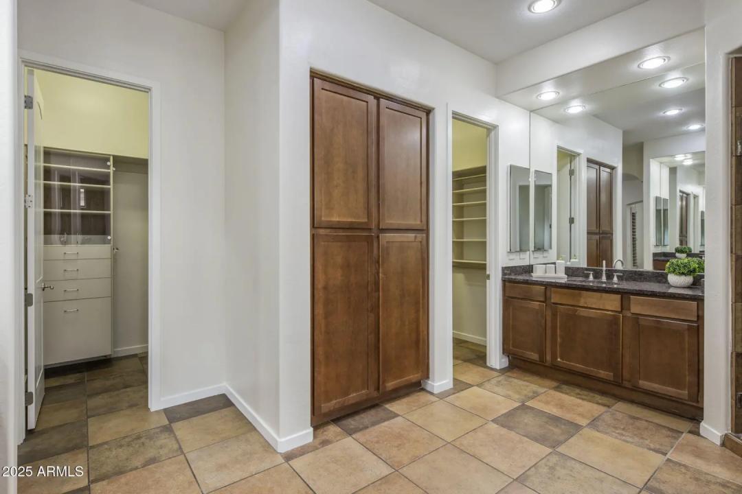 Real Estate Picture 25