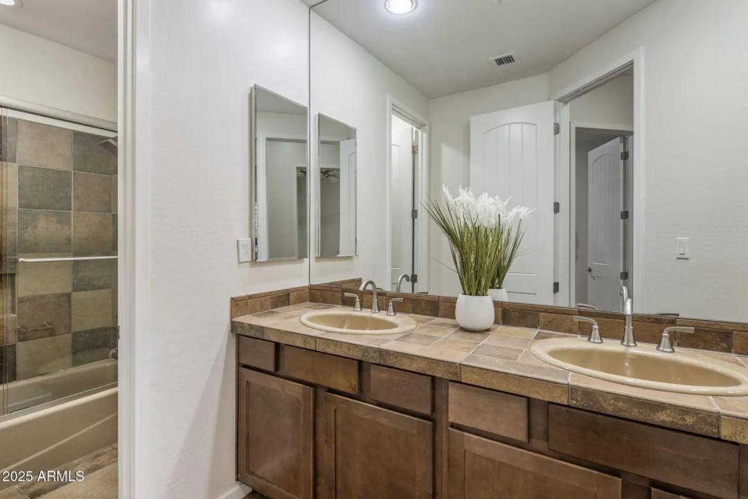 Real Estate Picture 29