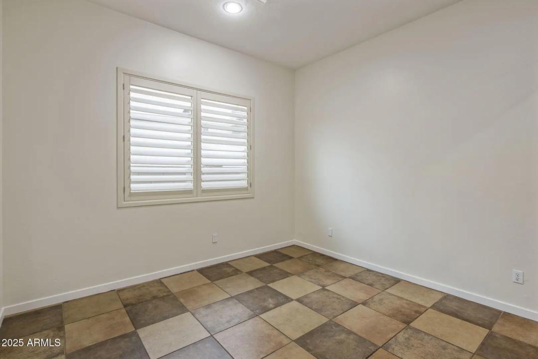 Real Estate Picture 28