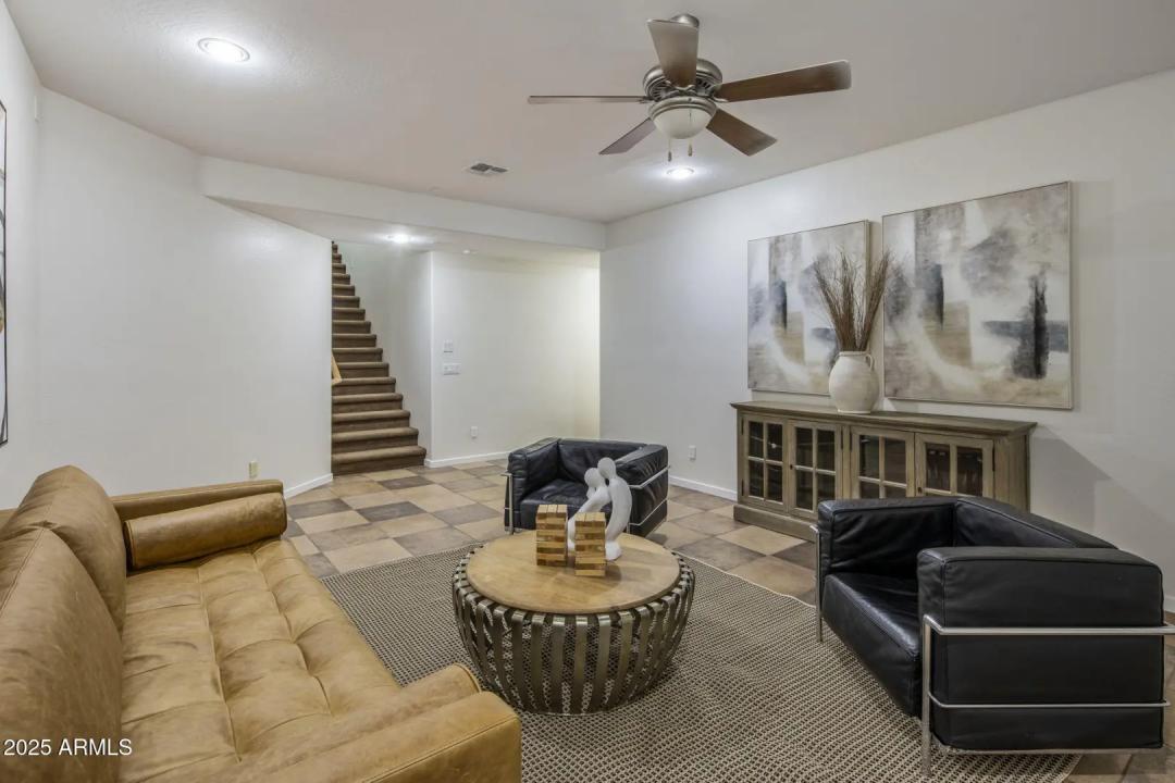 Real Estate Picture 32
