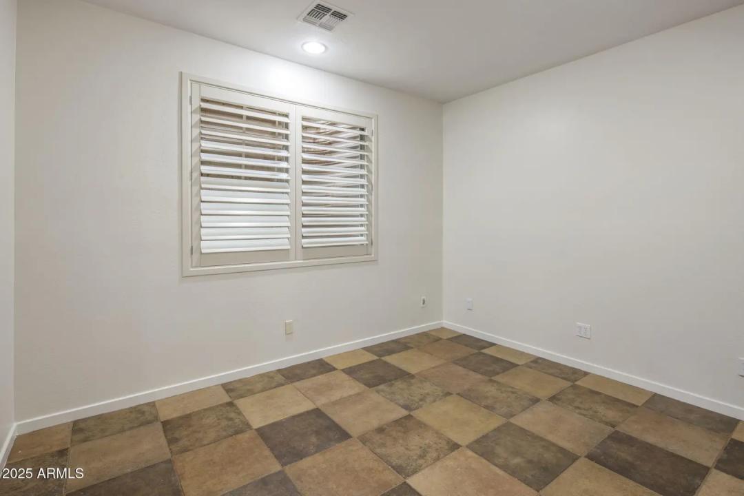 Real Estate Picture 33