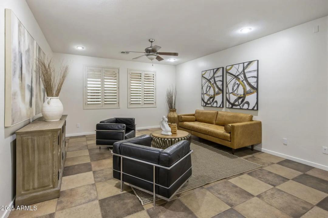 Real Estate Picture 32