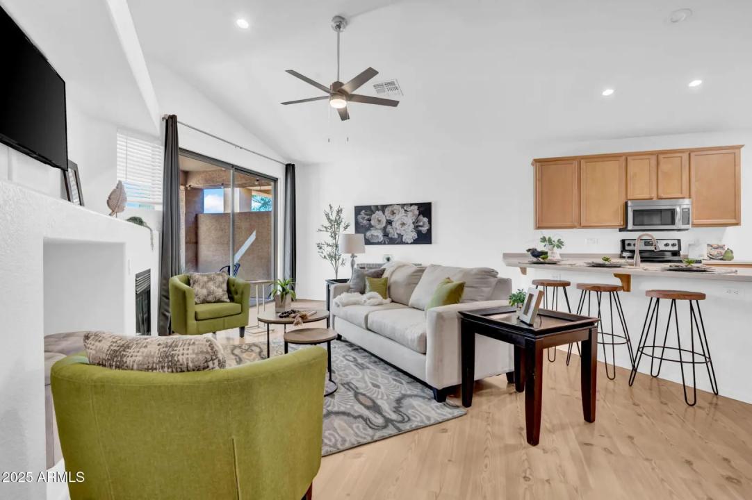 Real Estate Picture 4