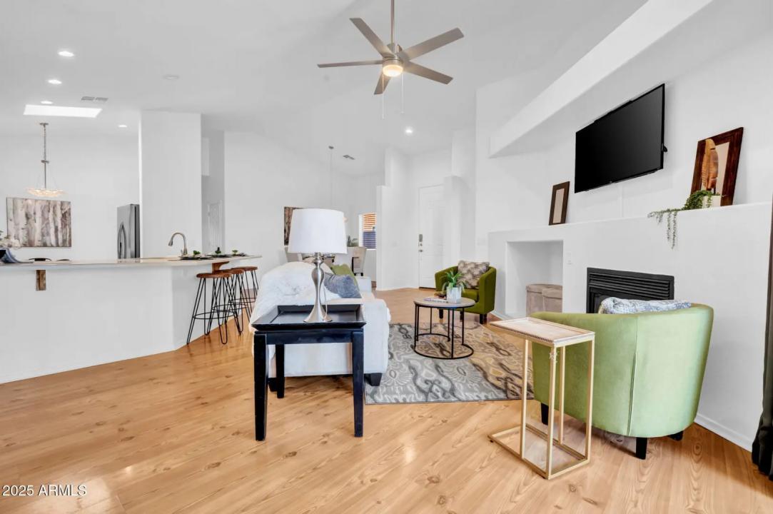 Real Estate Picture 11