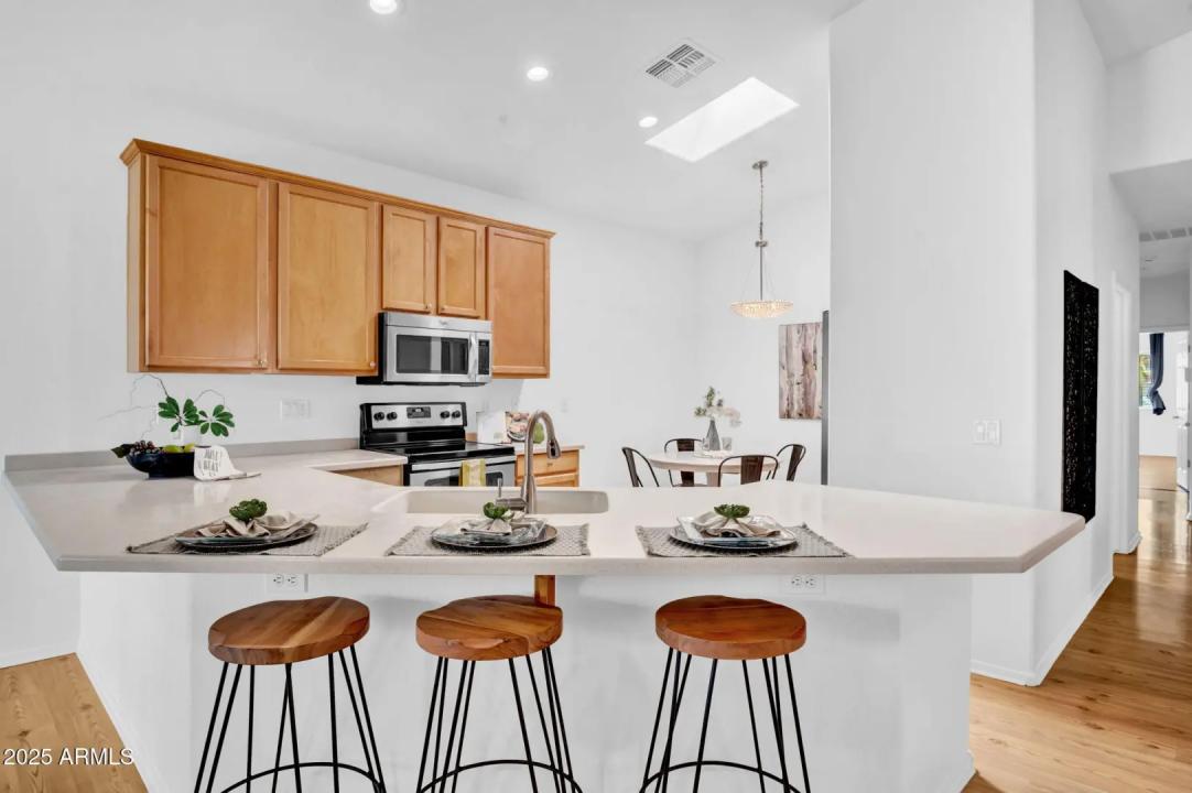 Real Estate Picture 5