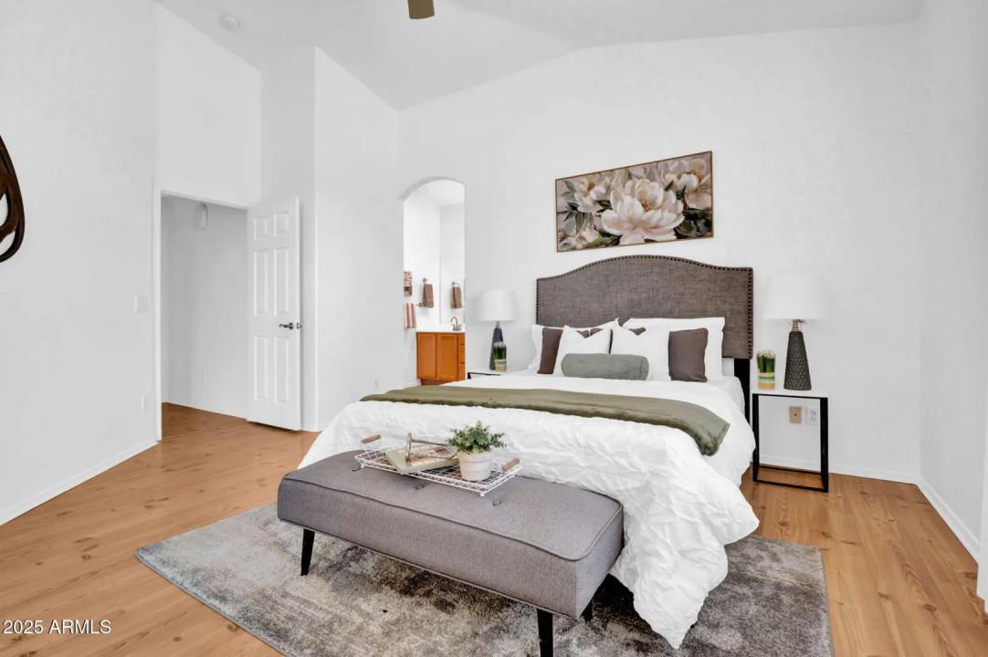 Real Estate Picture 14