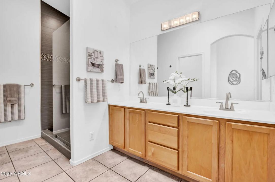 Real Estate Picture 16