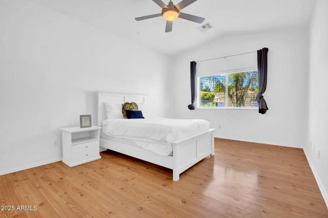 Real Estate Picture 20