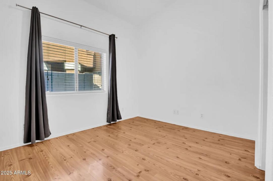 Real Estate Picture 21