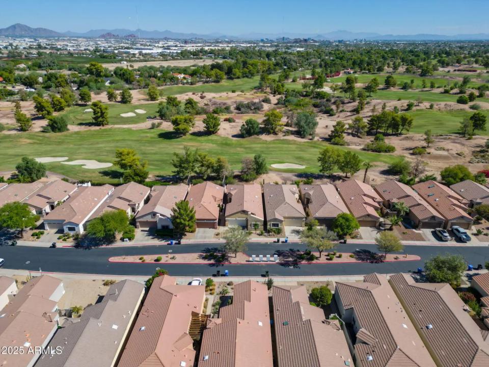 Real Estate Picture 33