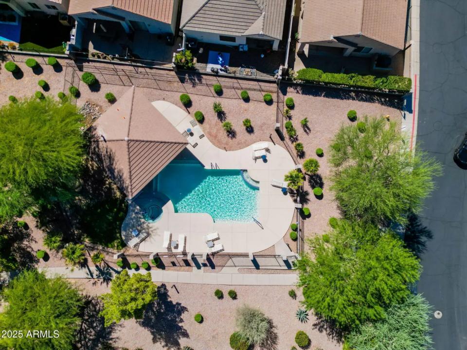 Real Estate Picture 38
